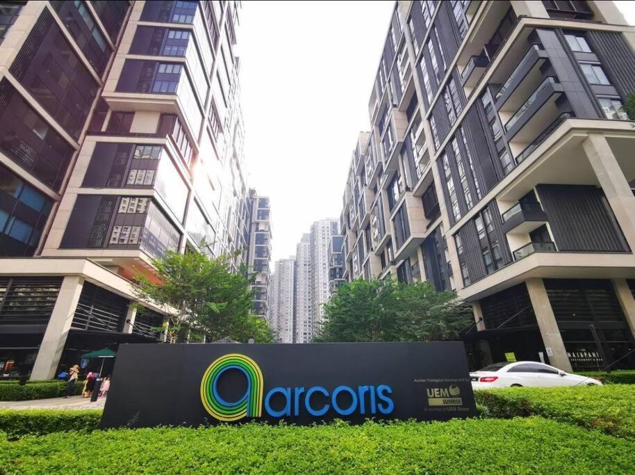 Apartment Arcoris @ Mont Kiara,